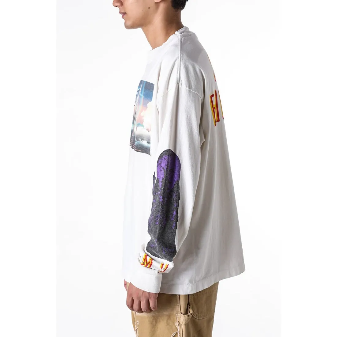 SAINT Mxxxxxx SAINT PICTURES L/S TEE/WHITE Columbia Pictures SAINT Goddess Long Sleeve Off-White S-XL Pays tribute to the Columbia Pictures Title Goddess. Full of fun. Ready-made clothes are washed. The texture is soaring. Authentic level printing is restored. Look for cylindrical seamless fabrics. It is almost meaningless if it is not a cylindrical fabric.